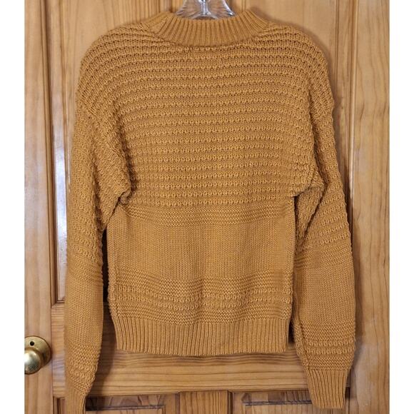 Universal Thread Sweater Women's XS Yellow Ochre Minimalist Neutral Classic - Picture 3 of 6